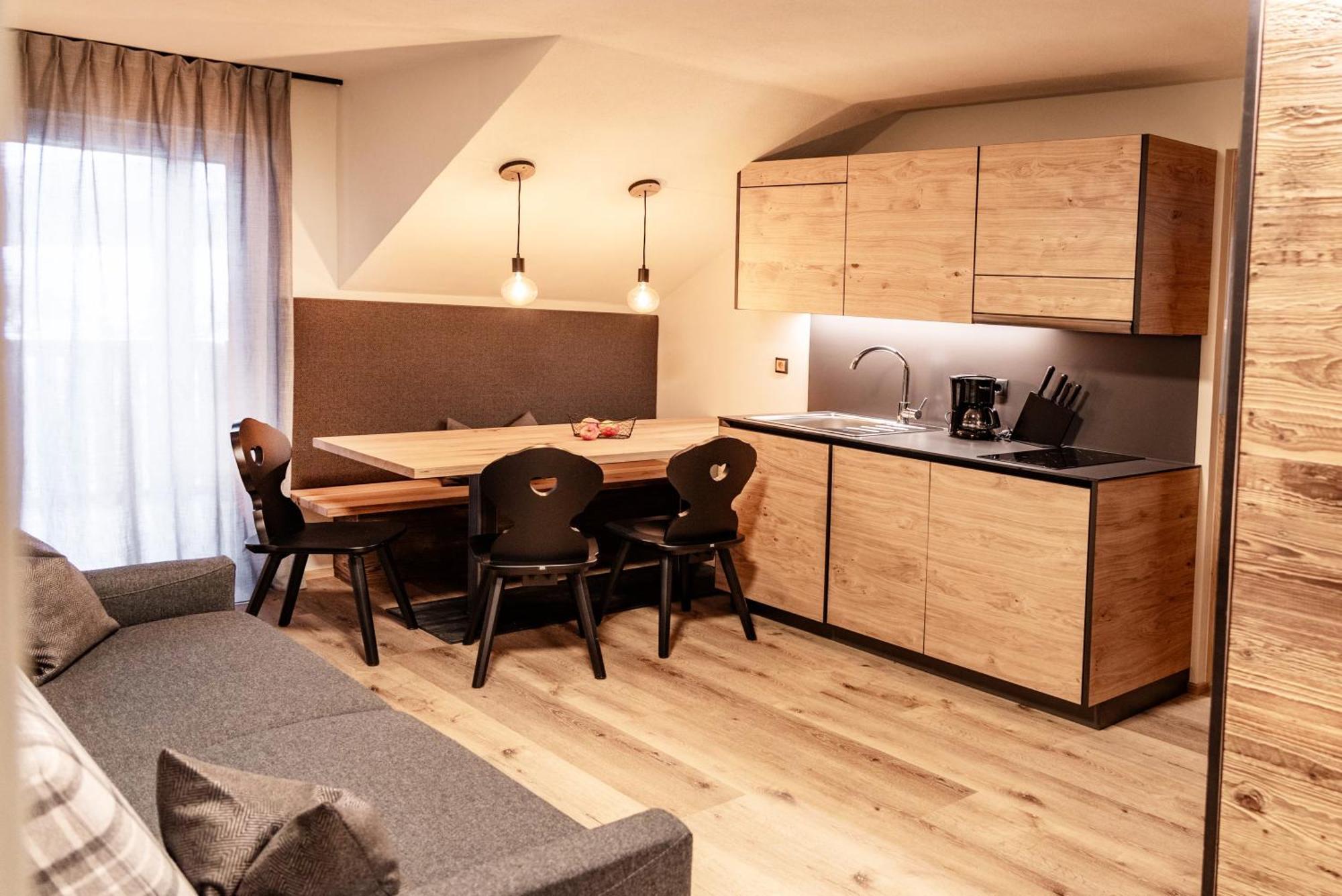 Appartement- Und Wellnesshotel Winkler Falzes Ngoại thất bức ảnh
