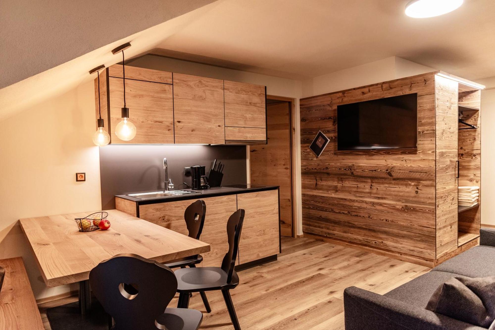 Appartement- Und Wellnesshotel Winkler Falzes Ngoại thất bức ảnh