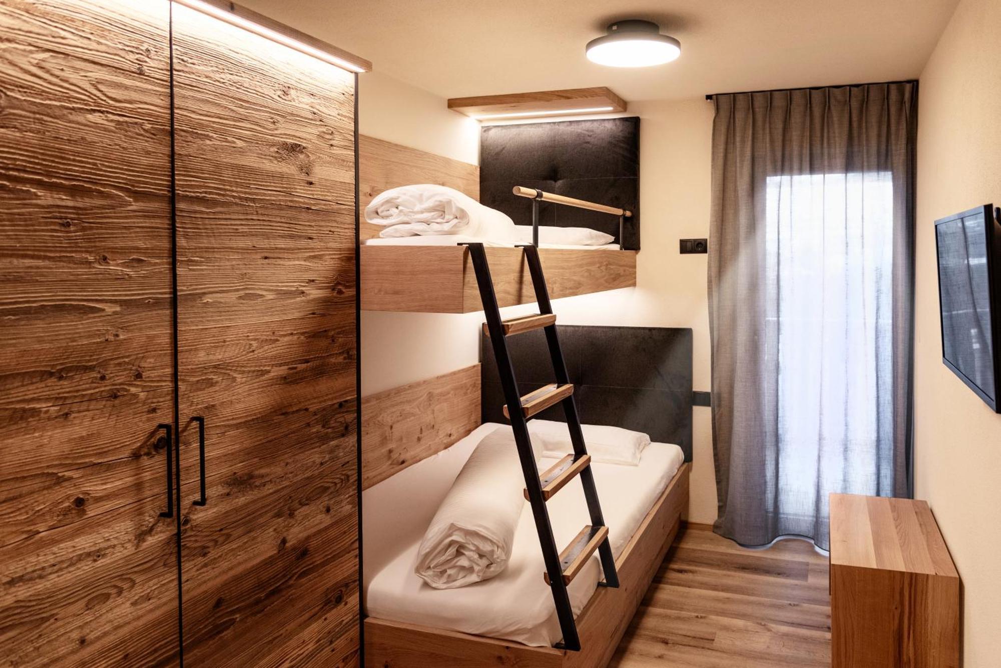 Appartement- Und Wellnesshotel Winkler Falzes Ngoại thất bức ảnh
