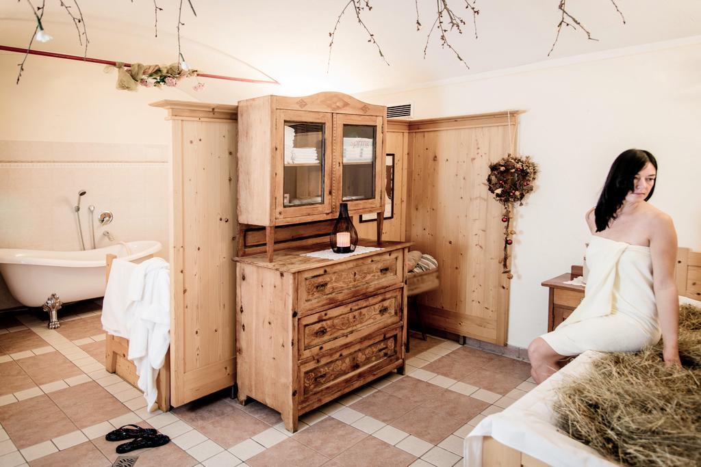 Appartement- Und Wellnesshotel Winkler Falzes Ngoại thất bức ảnh