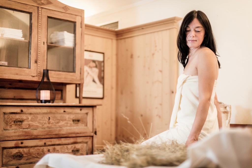 Appartement- Und Wellnesshotel Winkler Falzes Ngoại thất bức ảnh